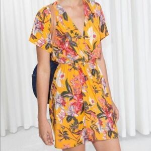 & Other Stories Faux‎ Wrap V-Neck Floral Mini Dress Yellow Size 6